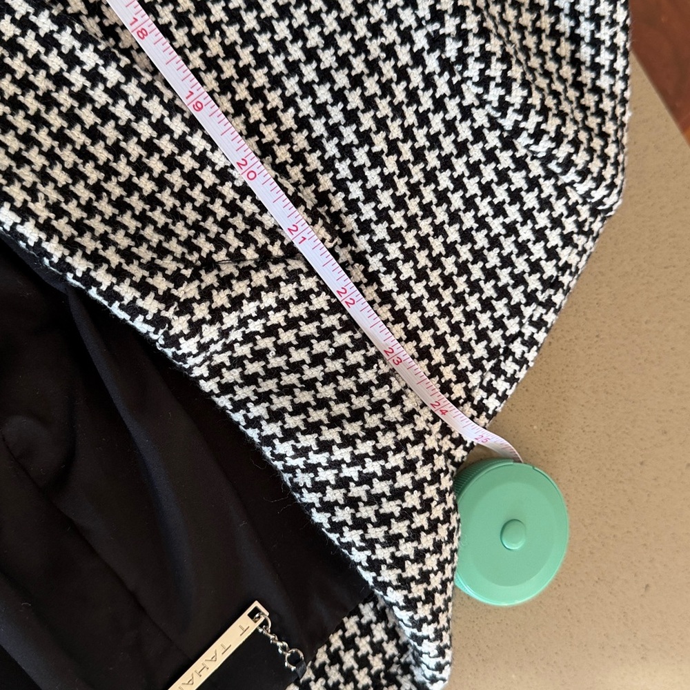 T Tahari Black and White Houndstooth Blazer - Picture 12 of 13